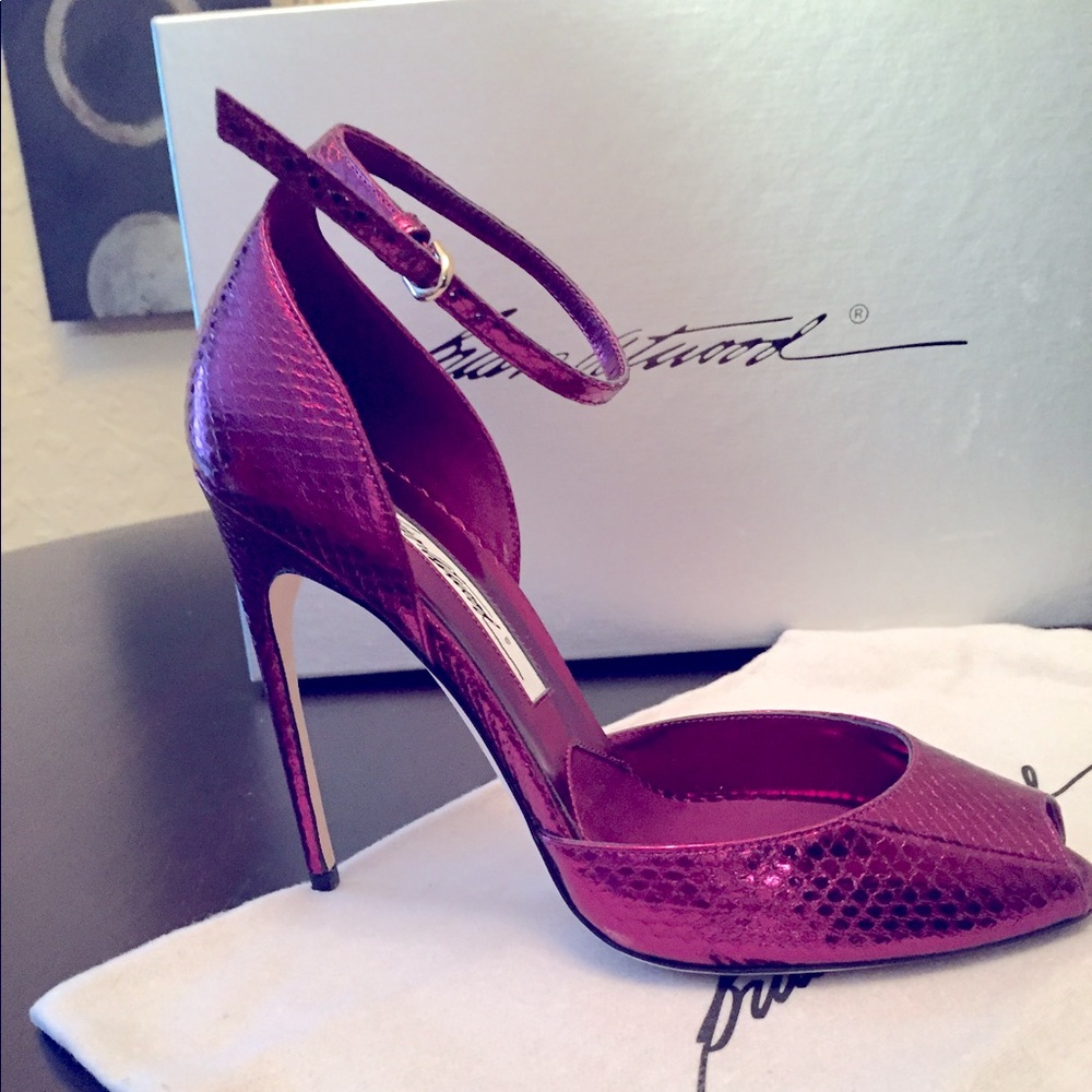 FINAL SALE raspberry metallic heal, Size 7 new org box, guilt, tips, bag.